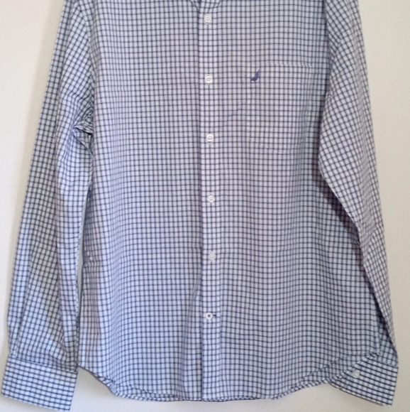 Nautica Classic Fit wrinkle resistant long sleeve button down shirt men size L - Picture 2 of 8